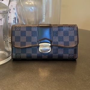 LOUIS VUITTON DAMIER SISTINA - CA3069. AUTHENTIC. Reposhed from @shopjrlux.